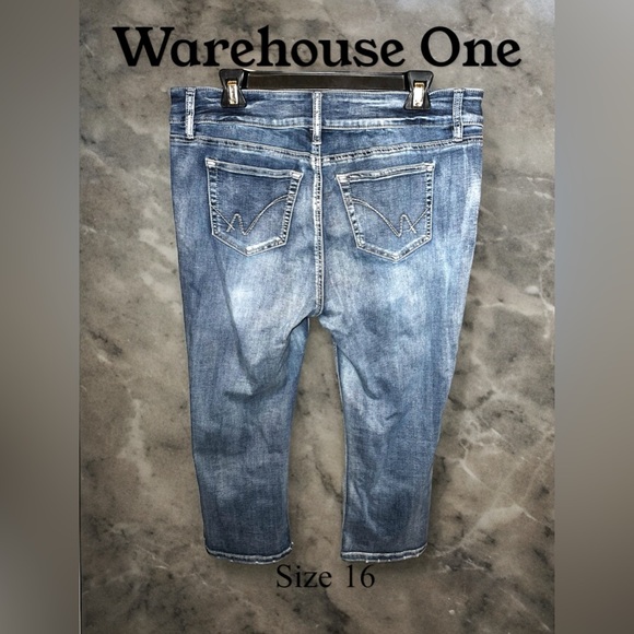 Warehouse One - 16 Blue Distressed & Faded High Rise Capri Jeans - Picture 2 of 2